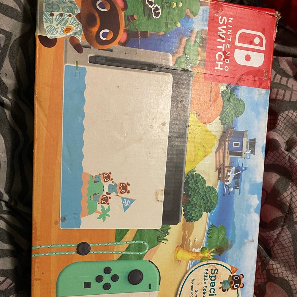 Has one controller everything come with it